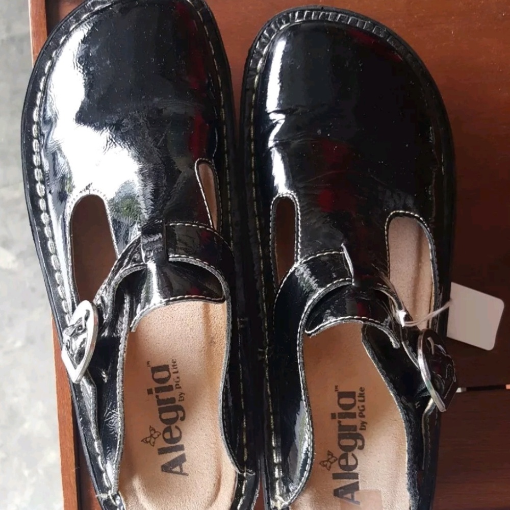 Algeria black patent-leather shoes